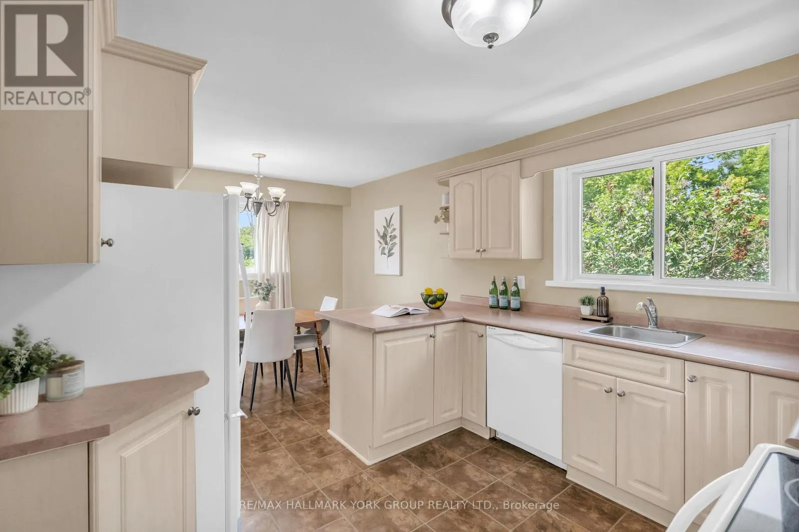 8 RUSHTON ROAD