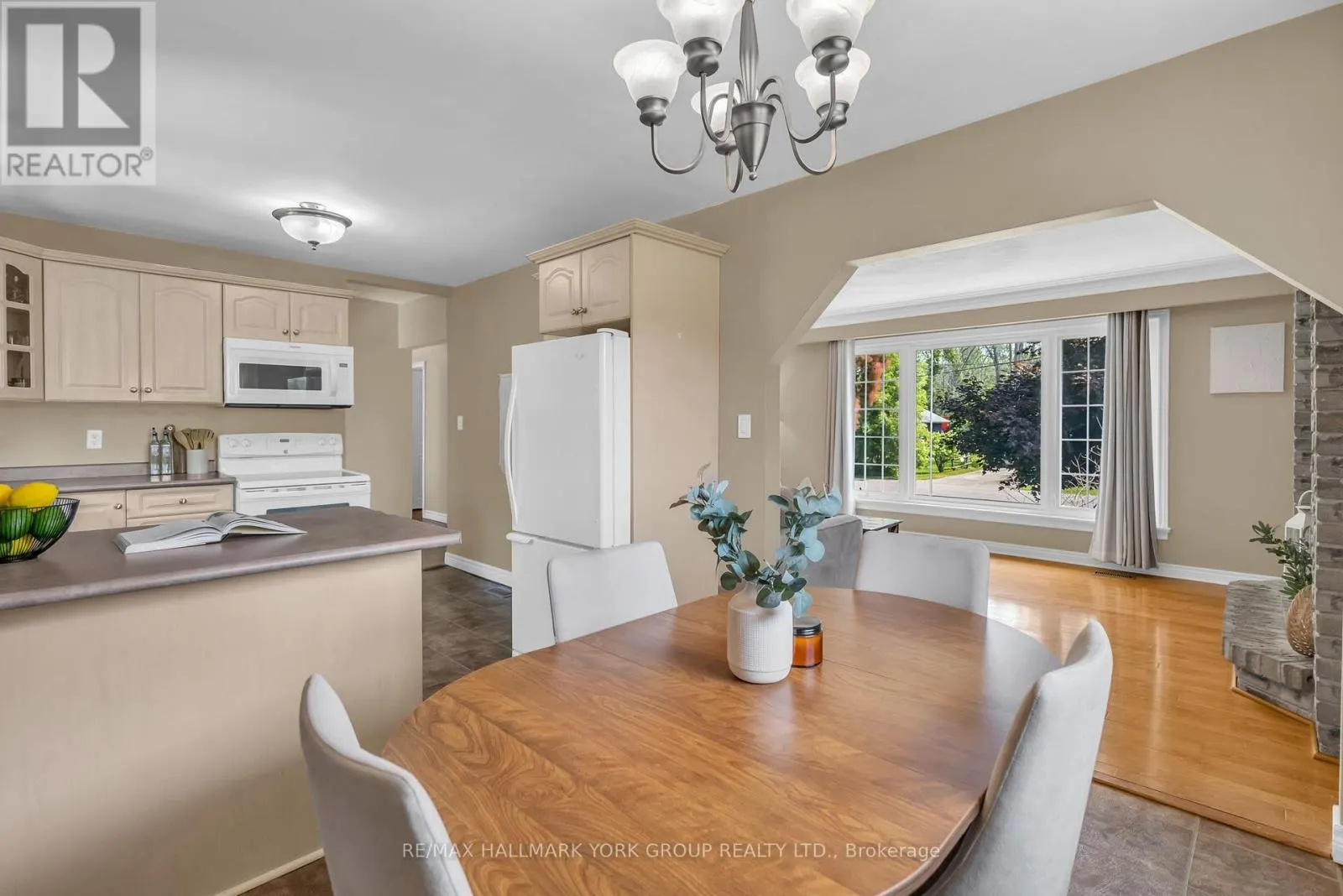 8 RUSHTON ROAD