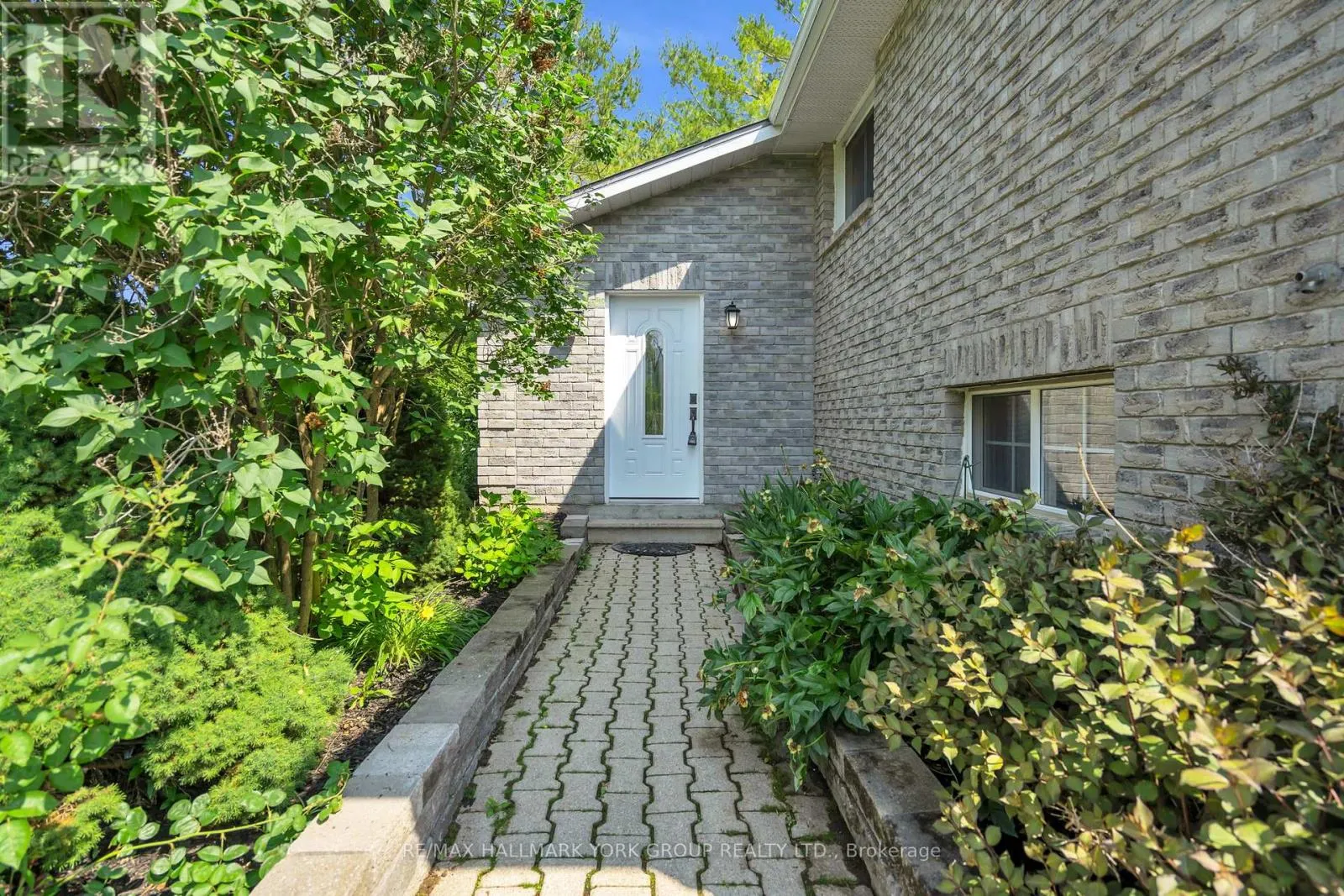 8 RUSHTON ROAD