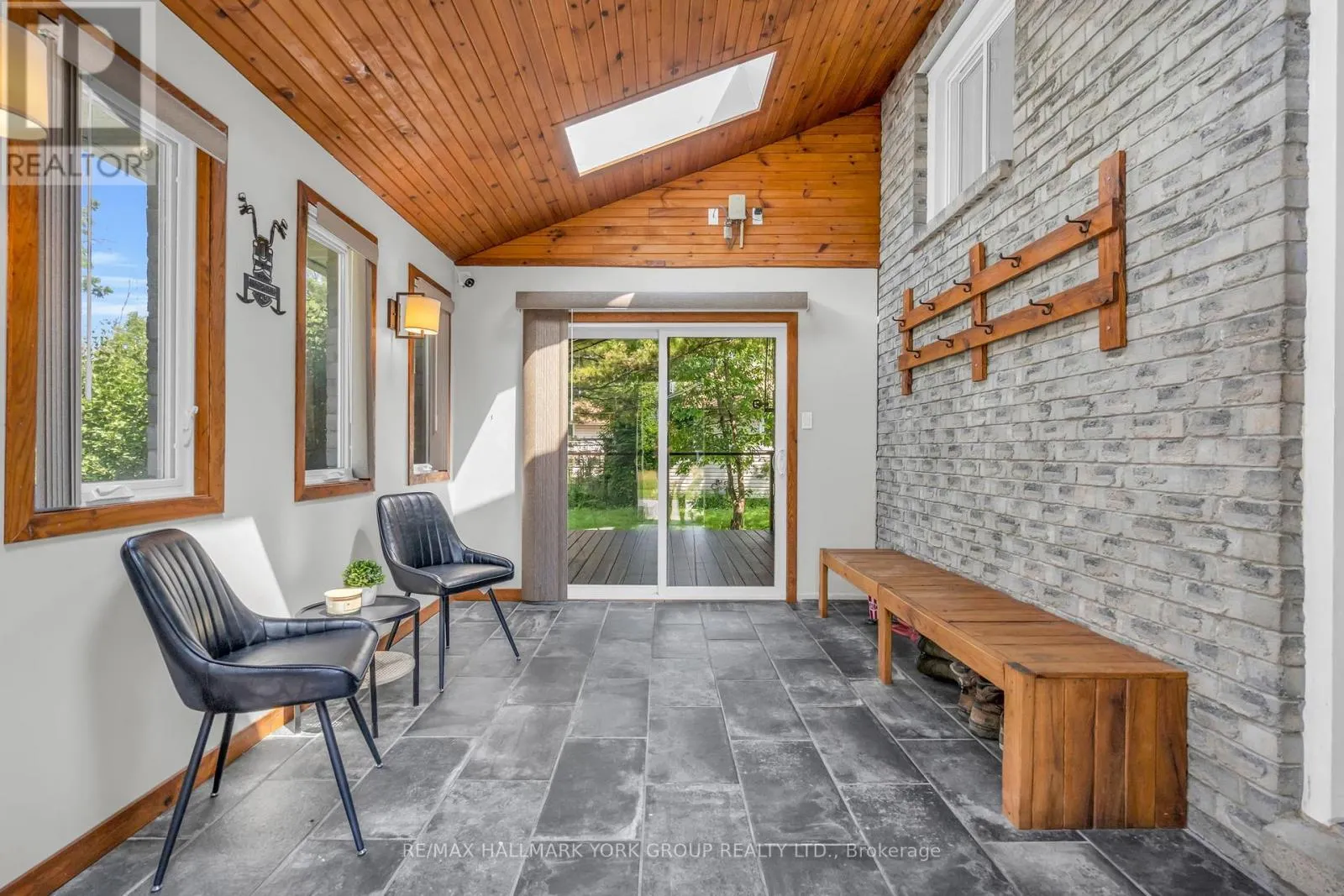 8 RUSHTON ROAD