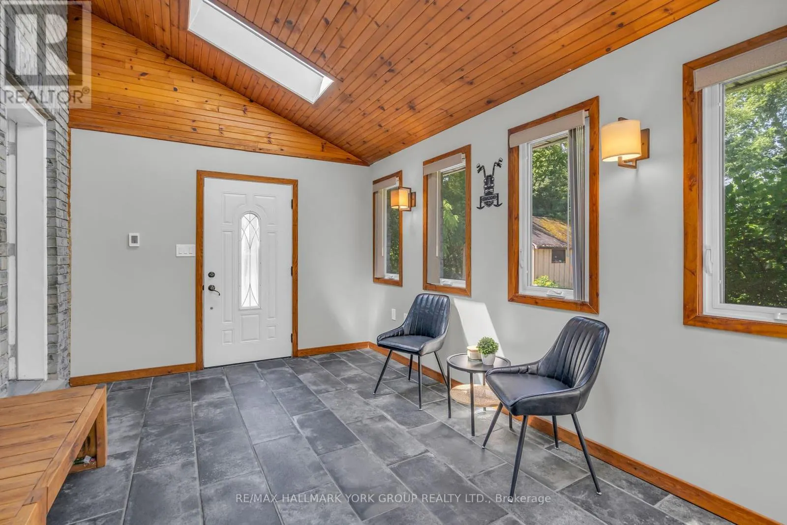 8 RUSHTON ROAD