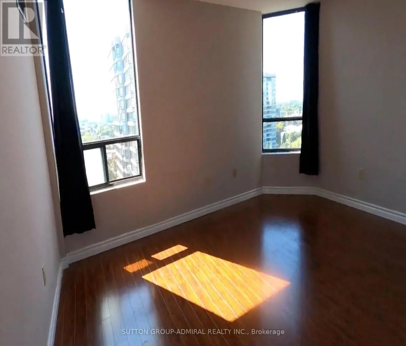 1110 - 7460 BATHURST STREET W