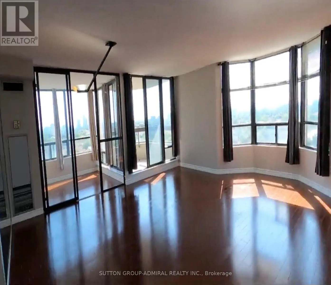 1110 - 7460 BATHURST STREET W