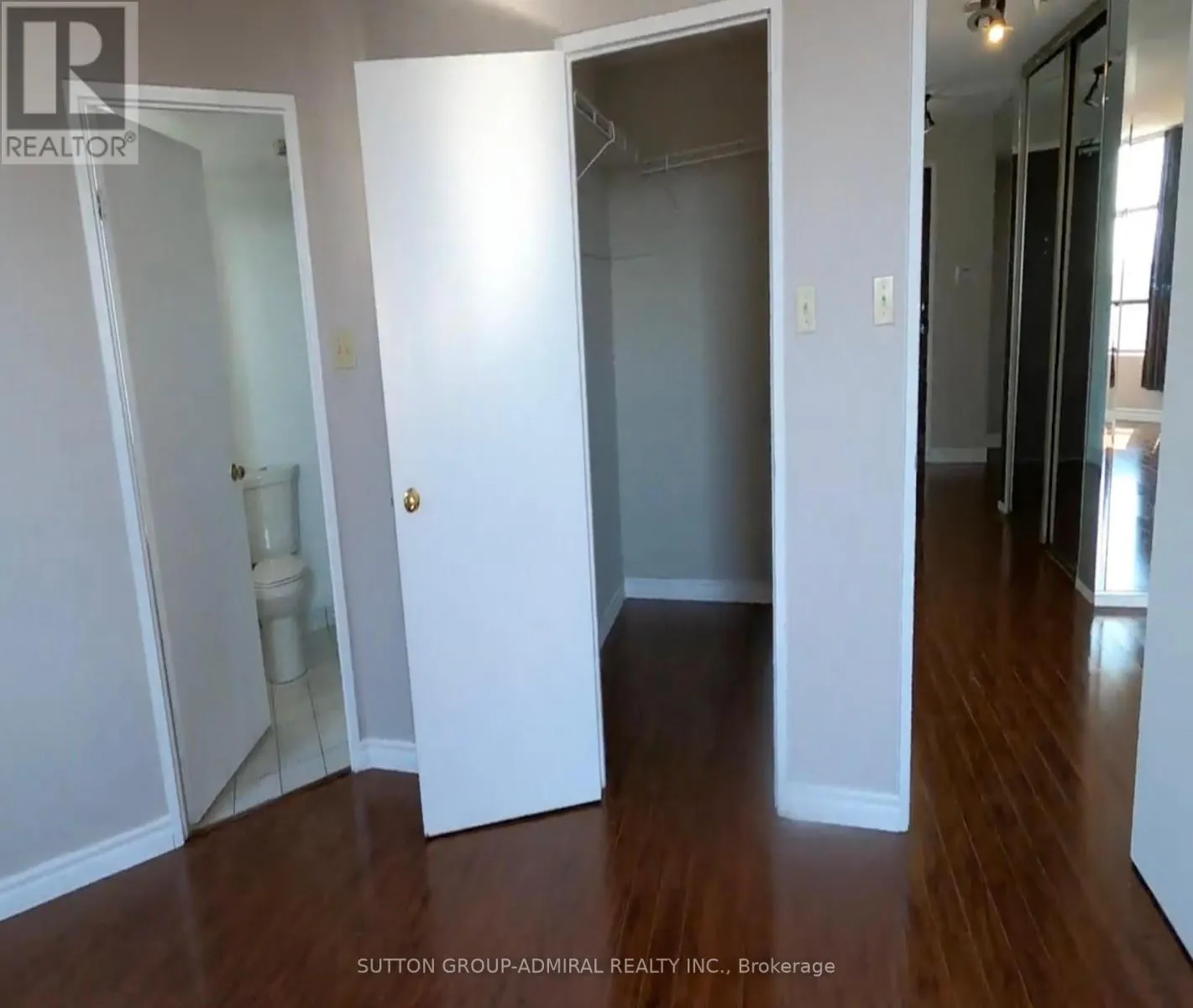 1110 - 7460 BATHURST STREET W