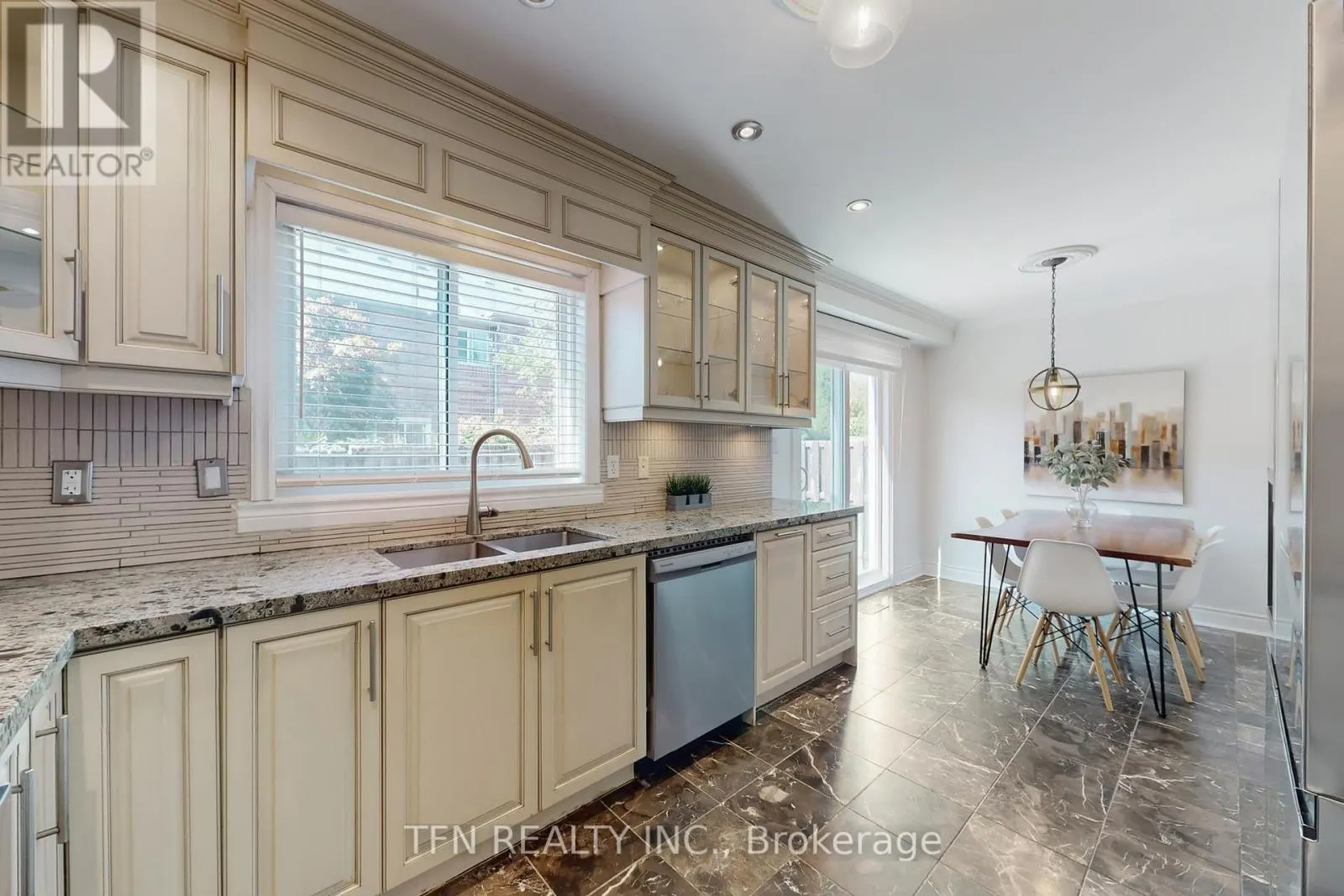 24 LUCERNE DRIVE