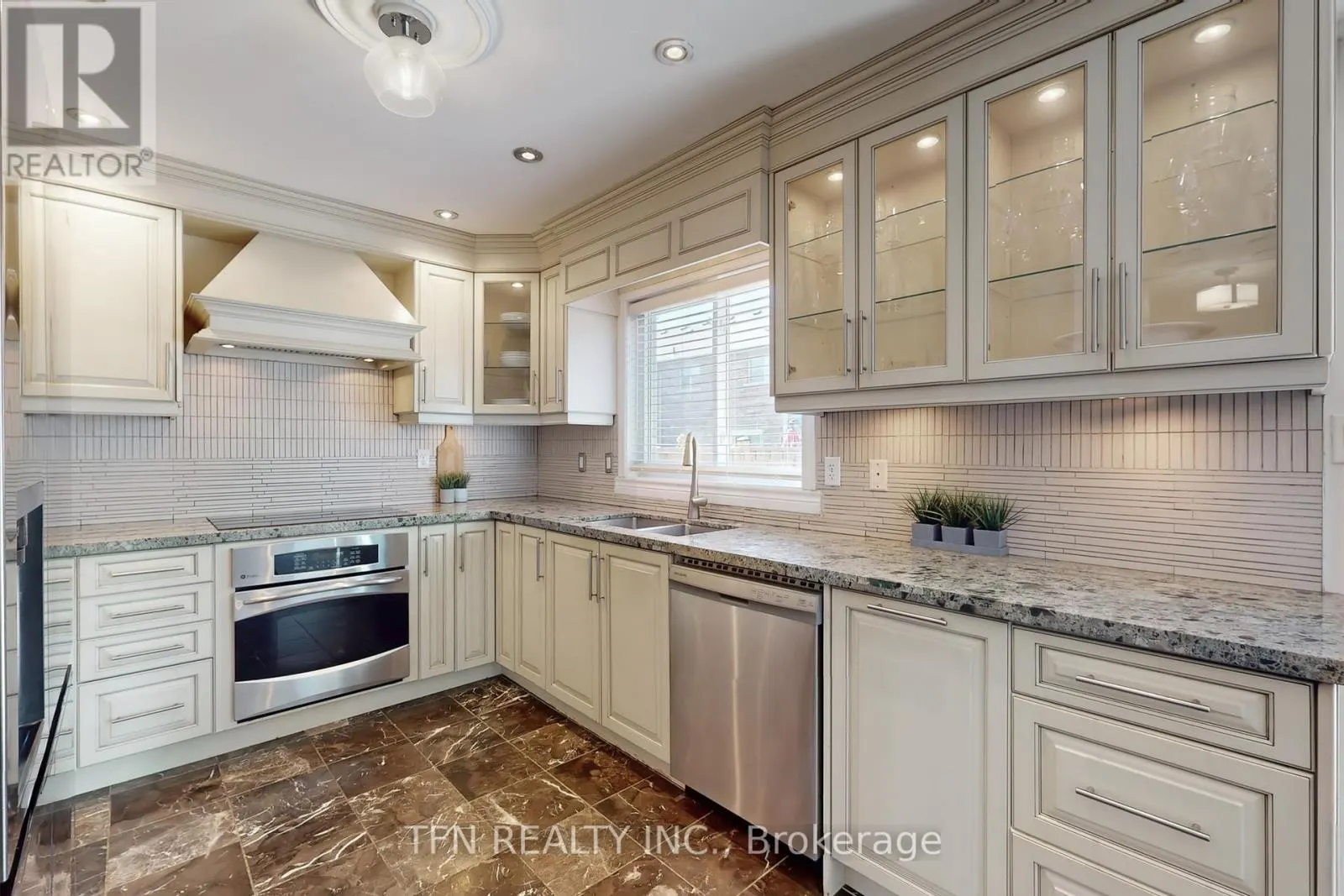 24 LUCERNE DRIVE