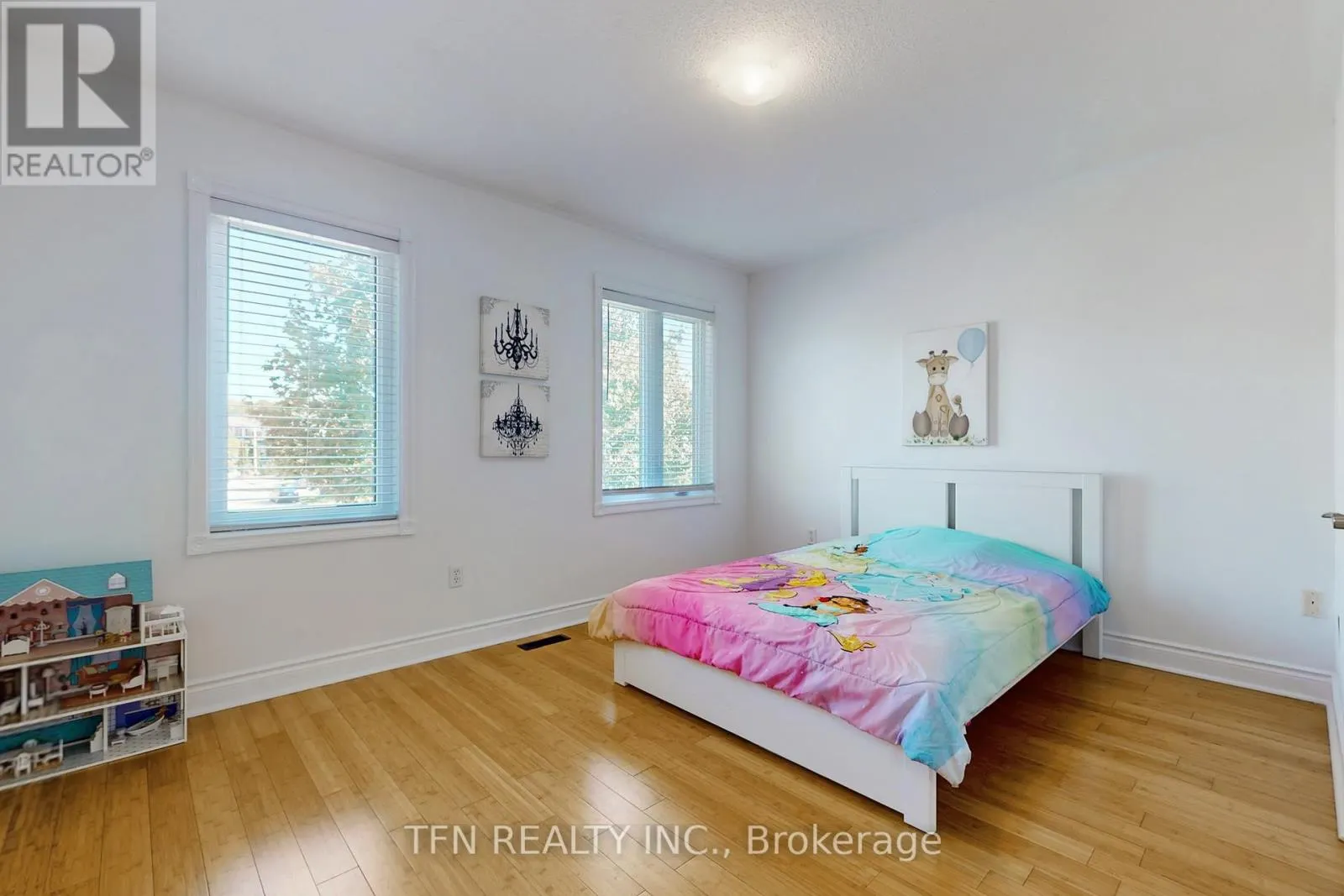 24 LUCERNE DRIVE