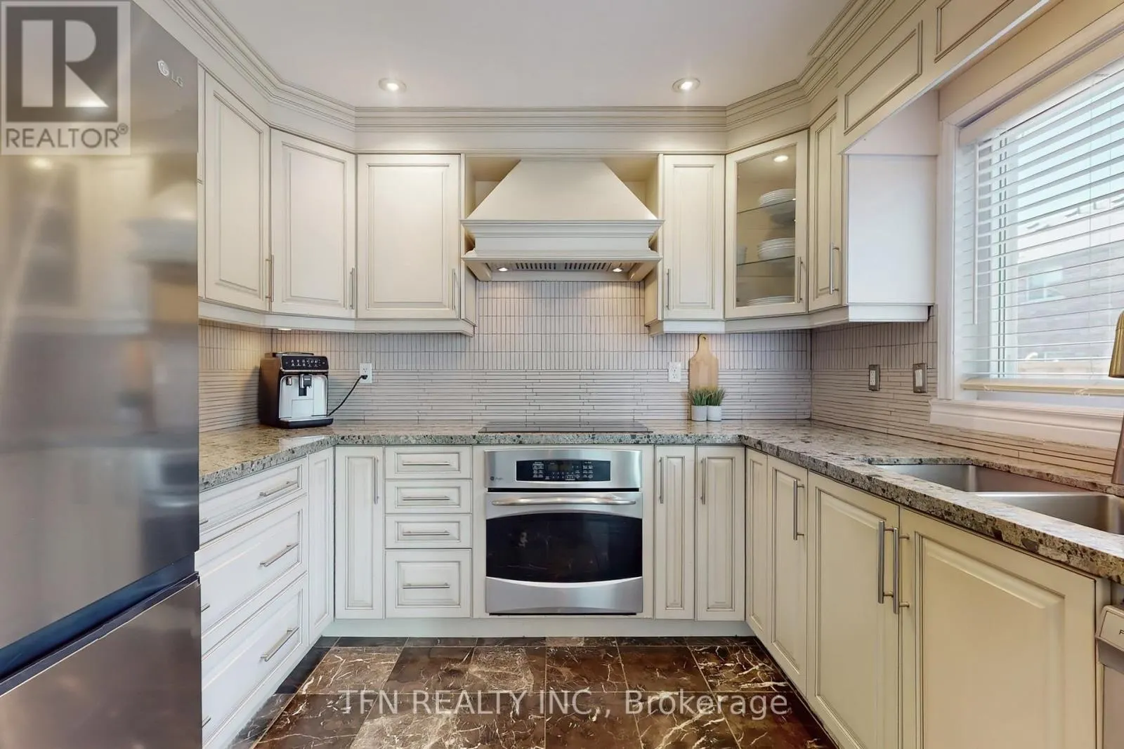 24 LUCERNE DRIVE