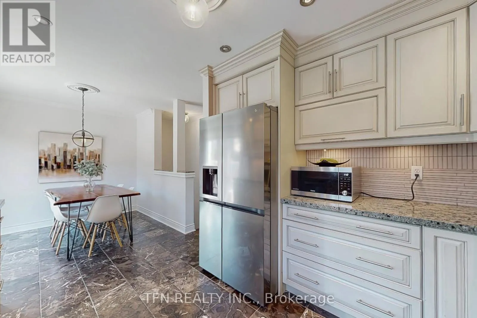 24 LUCERNE DRIVE