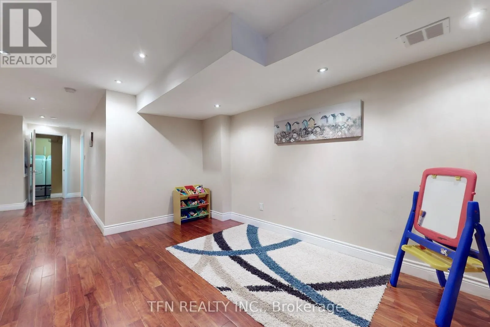 24 LUCERNE DRIVE