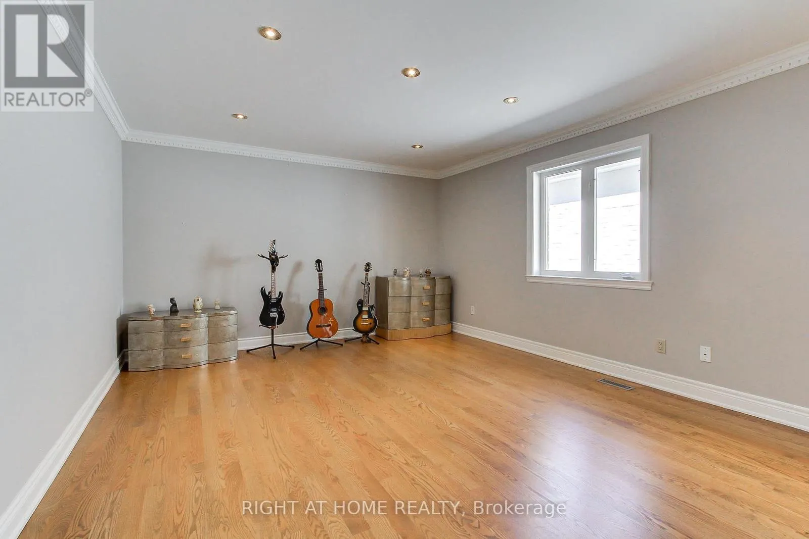 185 KING HIGH DRIVE