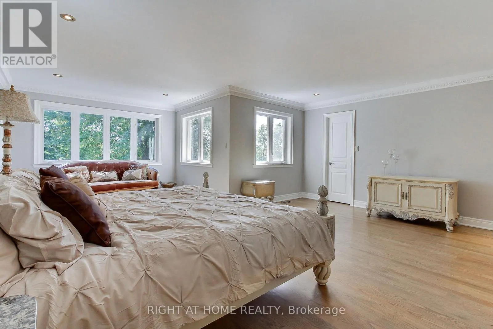 185 KING HIGH DRIVE