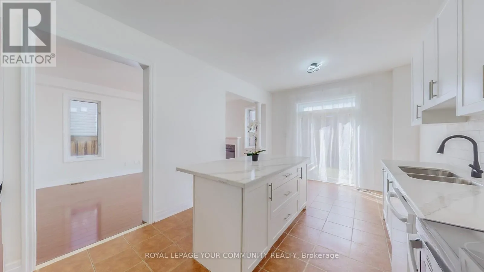28 FRED MASON STREET
