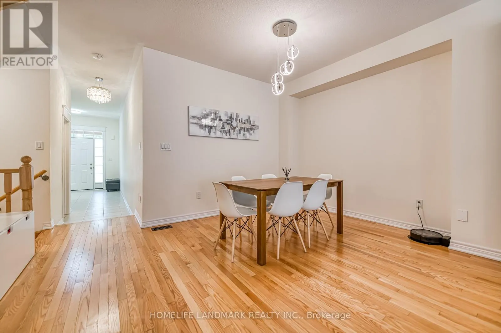33 THORNAPPLE LANE