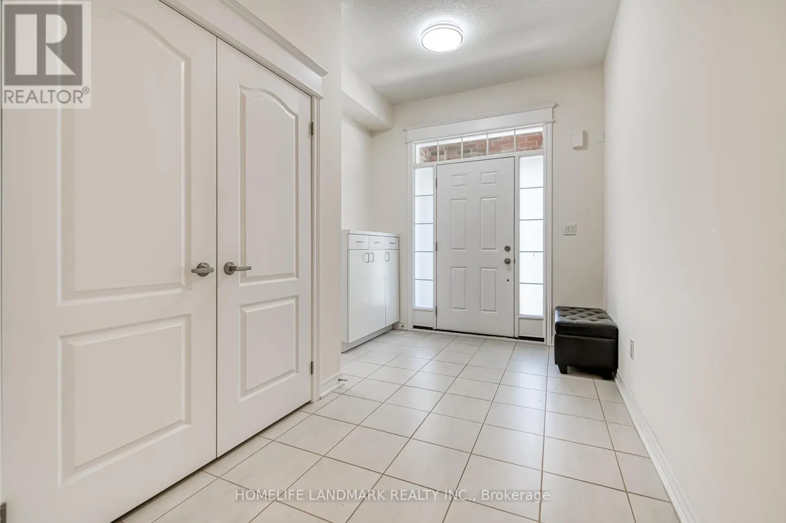 33 THORNAPPLE LANE
