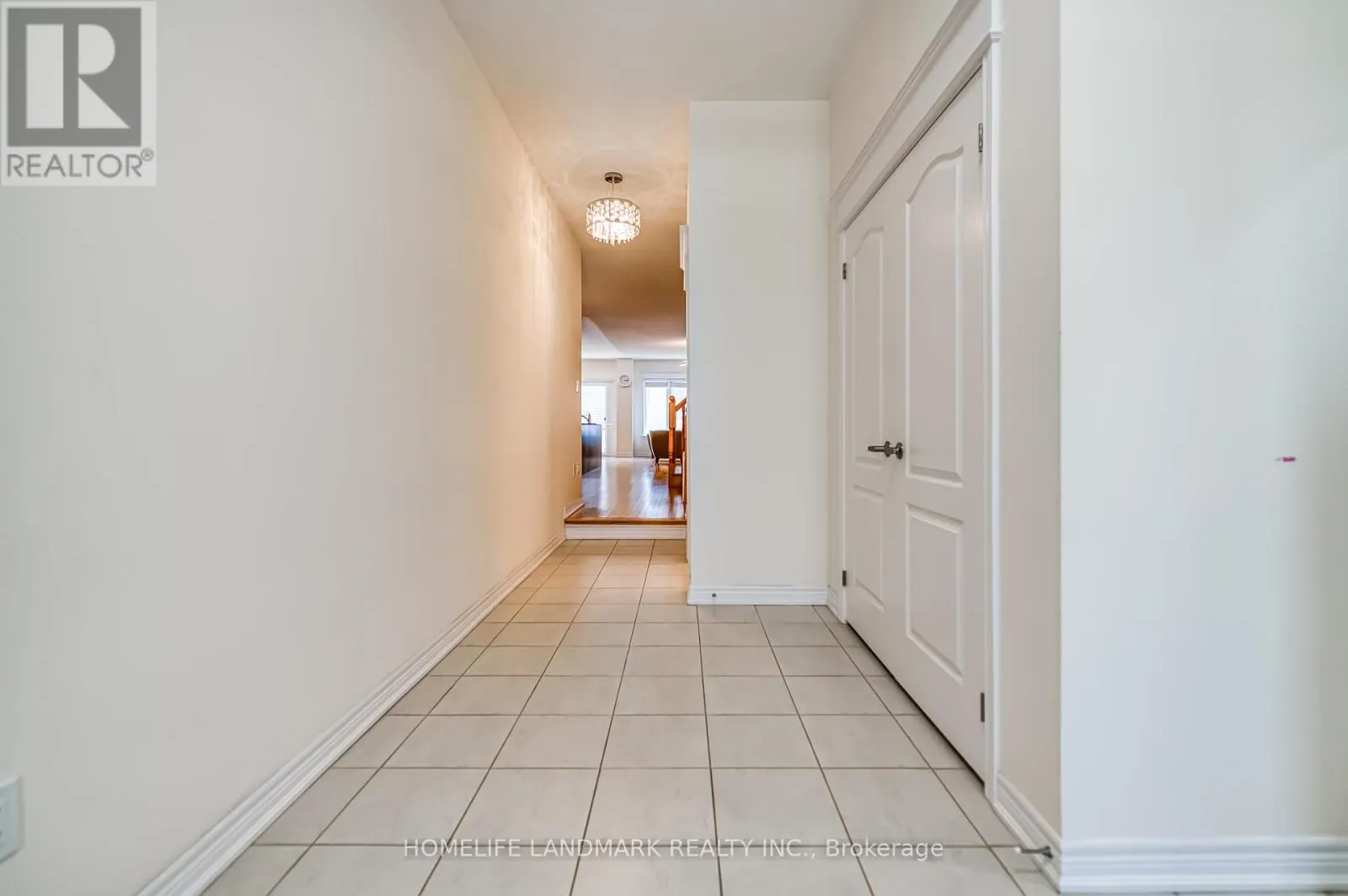 33 THORNAPPLE LANE