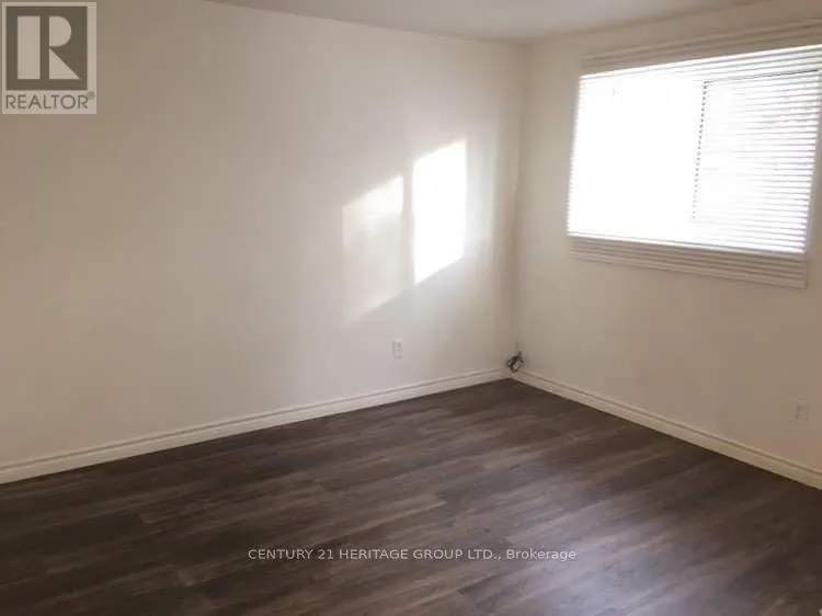 176 JOHN STREET W