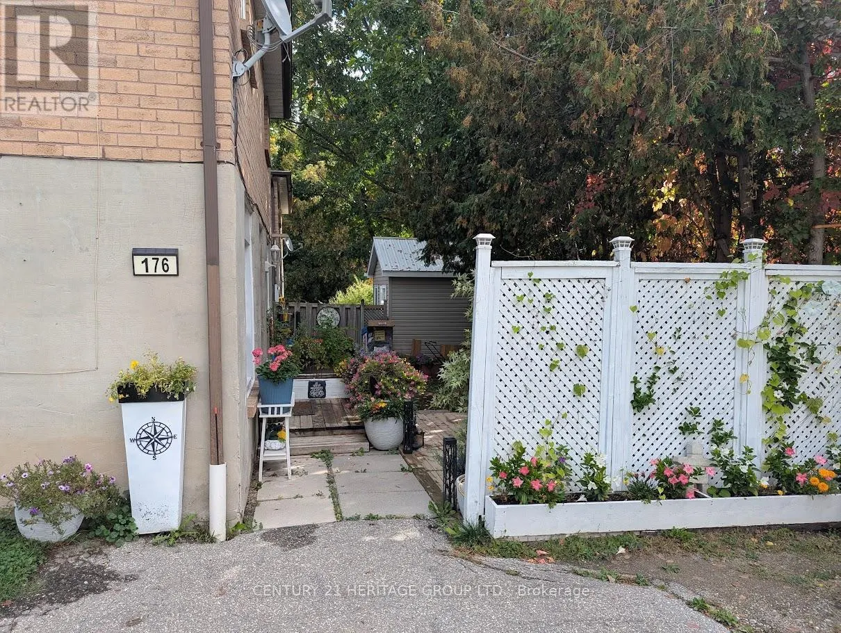 176 JOHN STREET W