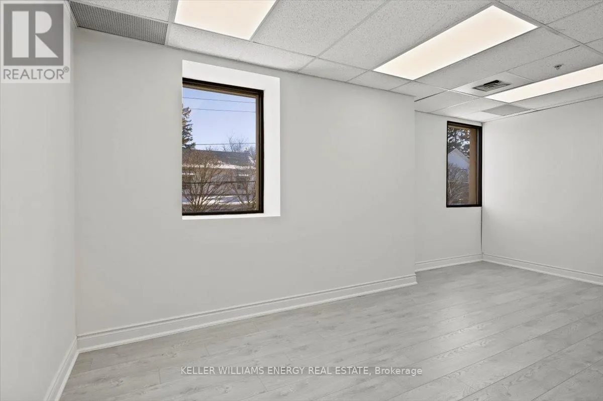 5B - 2 BROCK STREET W, #5B