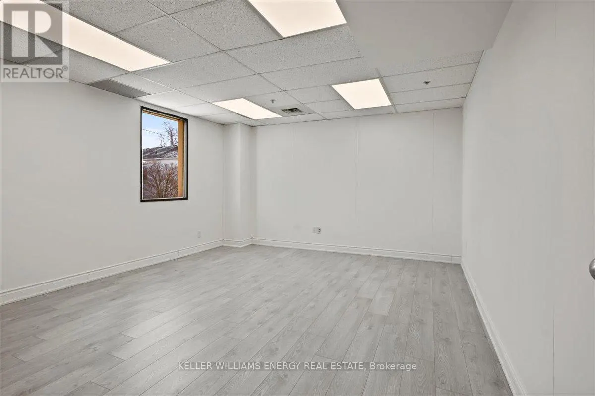 5B - 2 BROCK STREET W, #5B