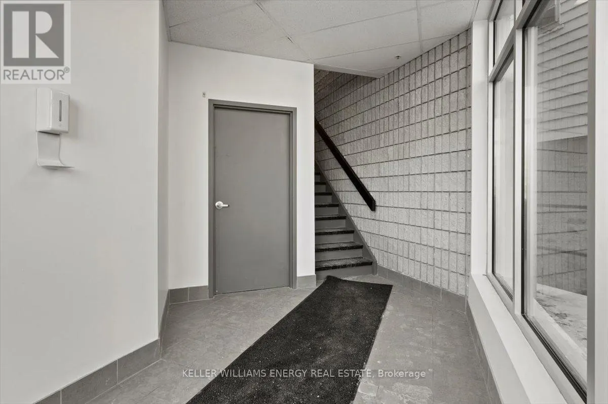 5B - 2 BROCK STREET W, #5B