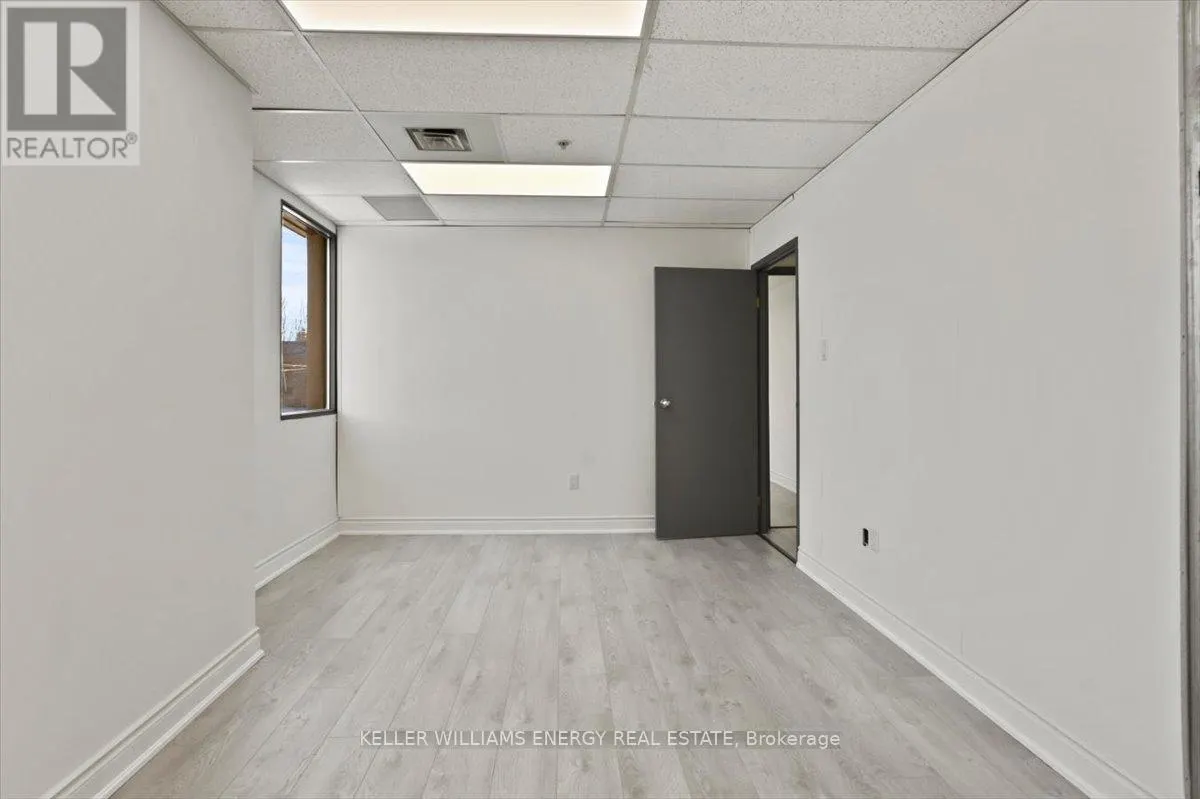 5B - 2 BROCK STREET W, #5B