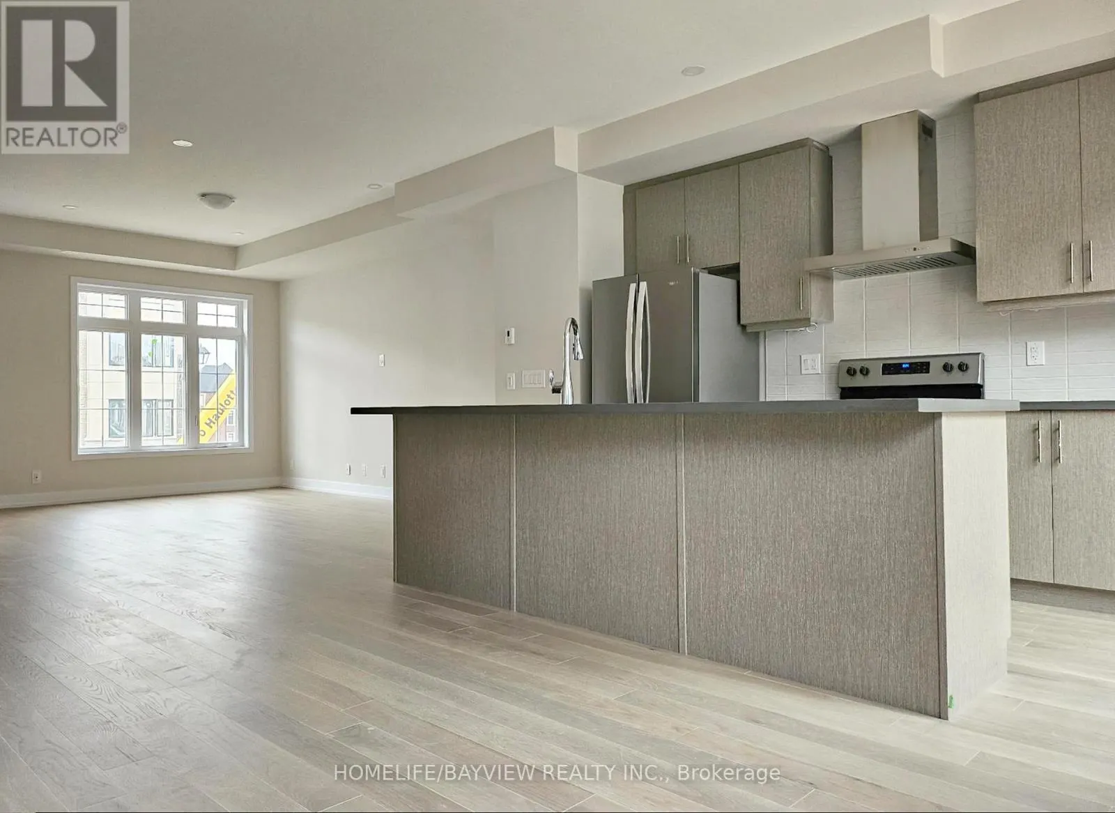 4 GUARDHOUSE CRESCENT