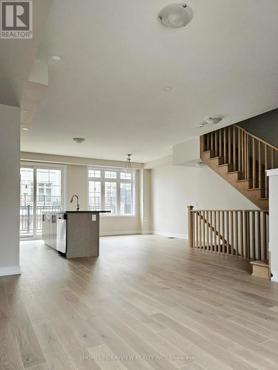 4 GUARDHOUSE CRESCENT
