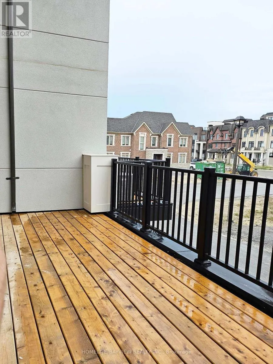 4 GUARDHOUSE CRESCENT