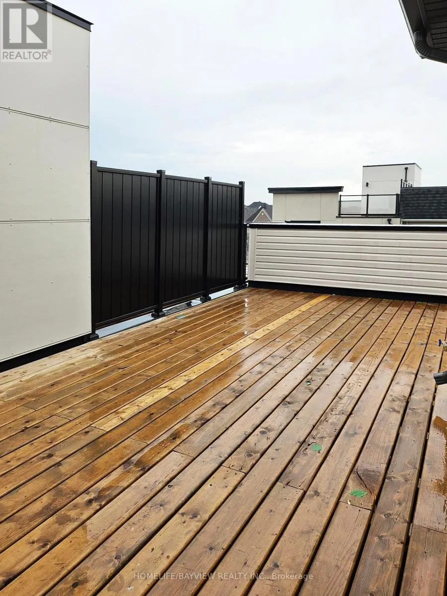 4 GUARDHOUSE CRESCENT