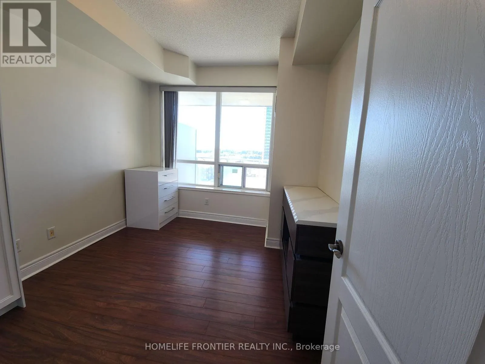 1009 - 48 SUNCREST BOULEVARD