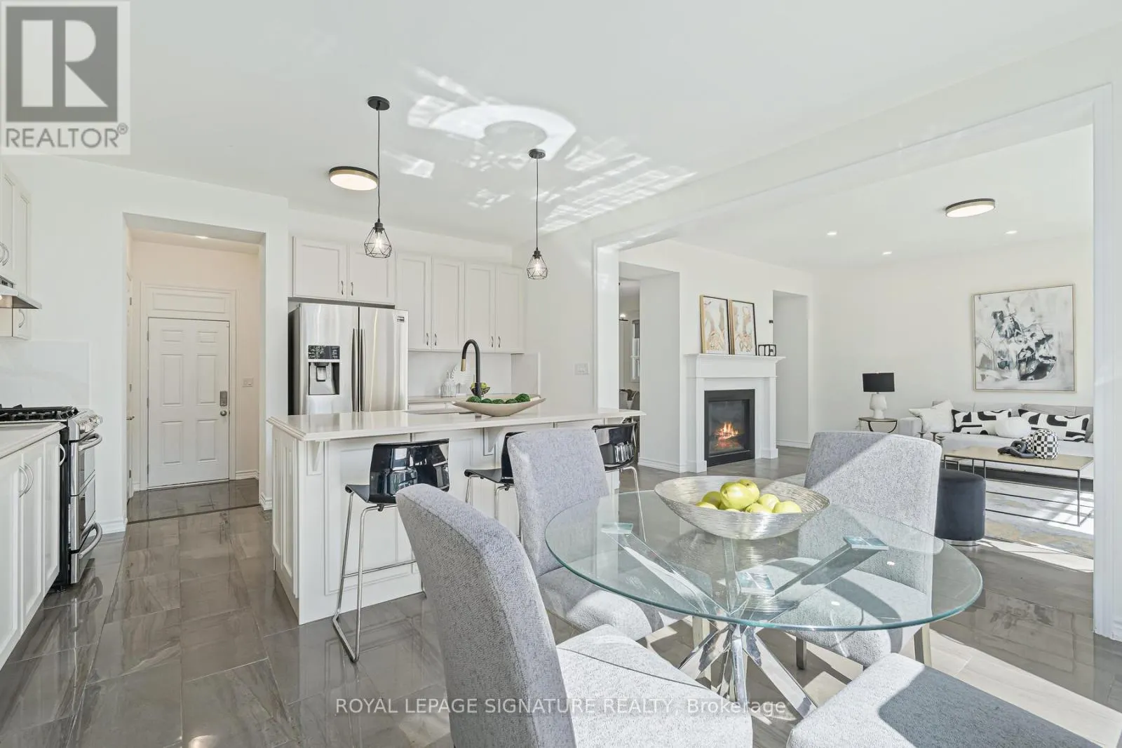 31 STREAMSIDE STREET