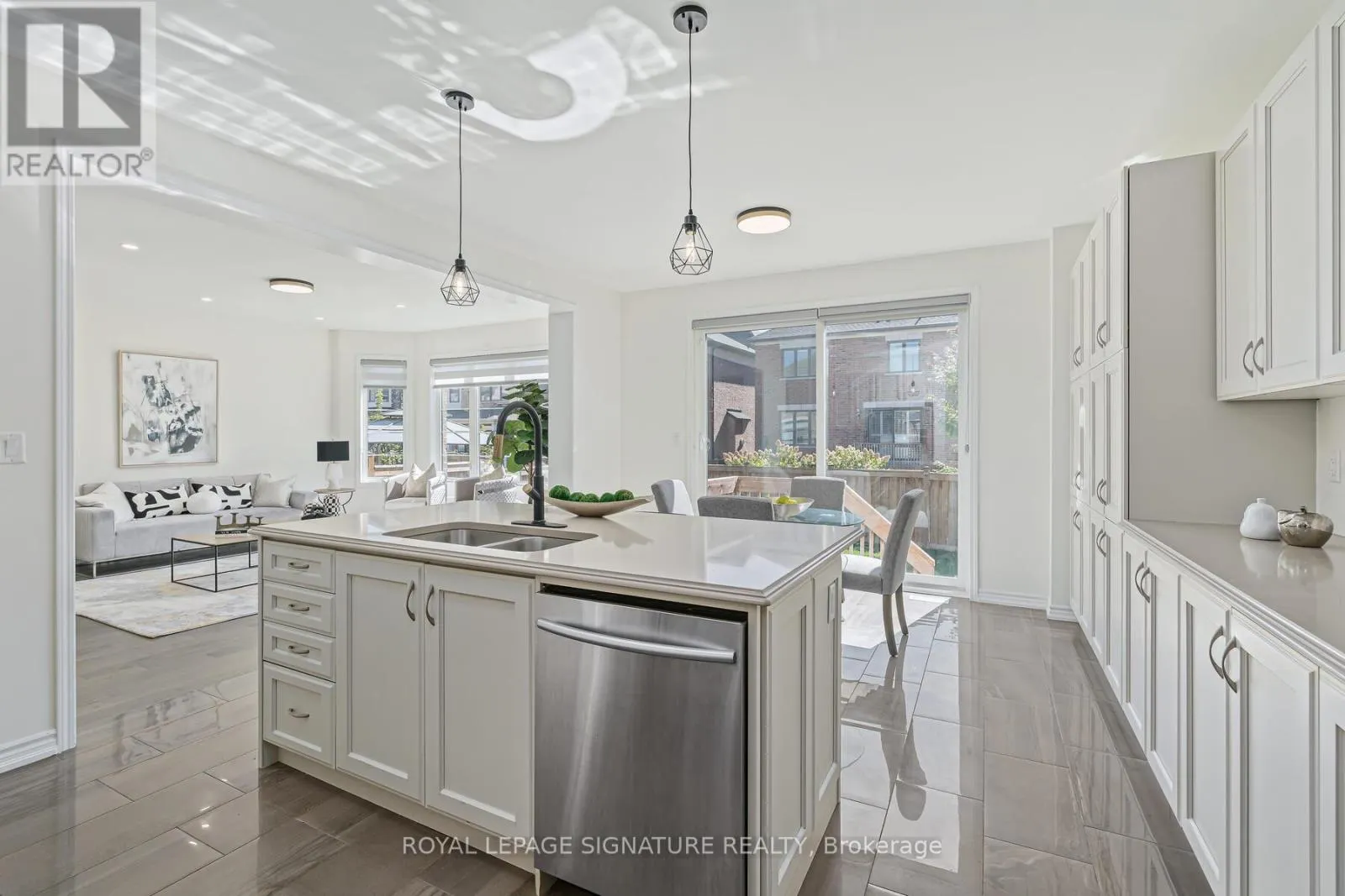 31 STREAMSIDE STREET
