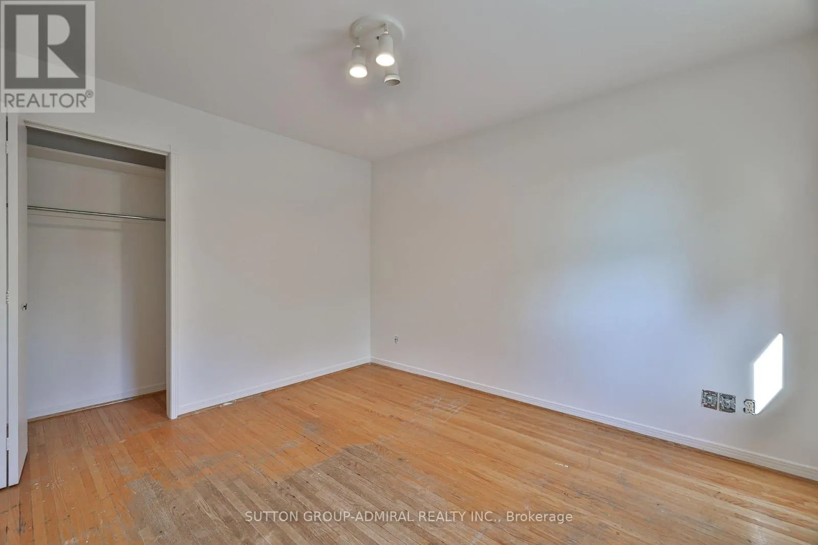 22 COBBLESTONE DRIVE