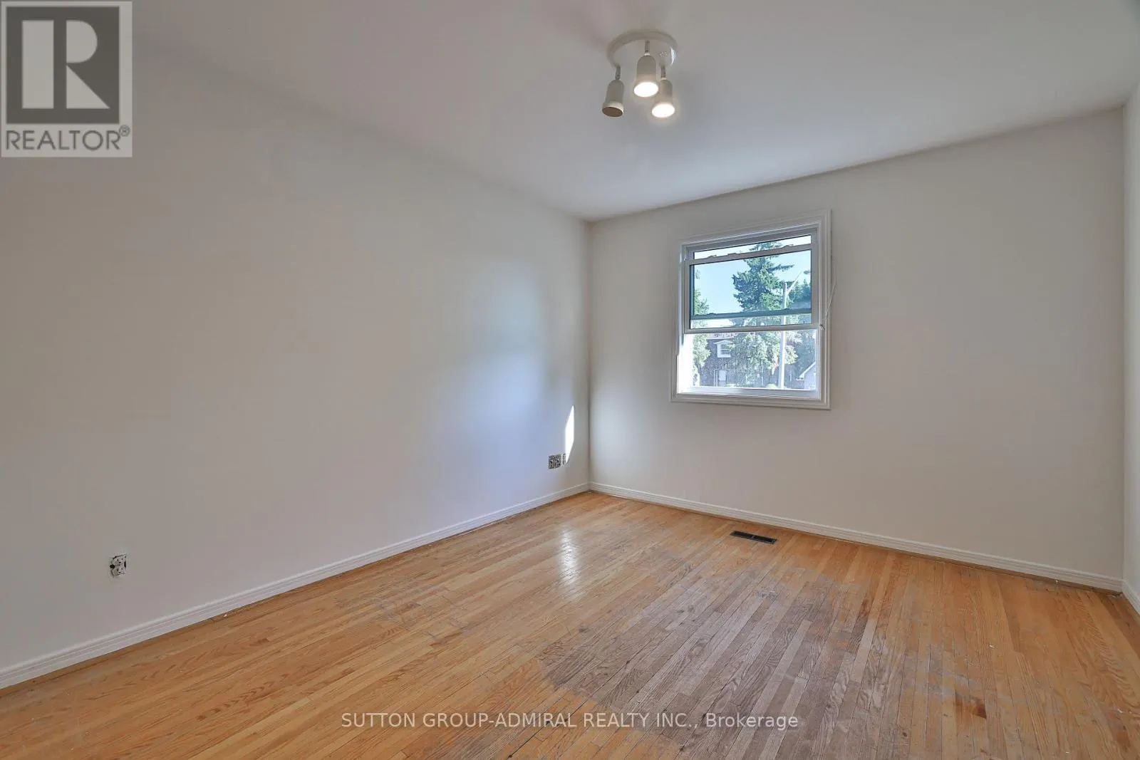22 COBBLESTONE DRIVE