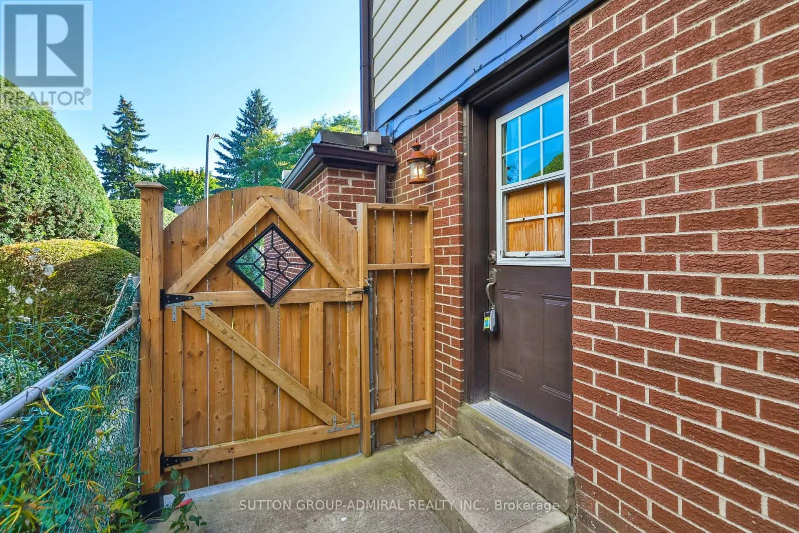 22 COBBLESTONE DRIVE