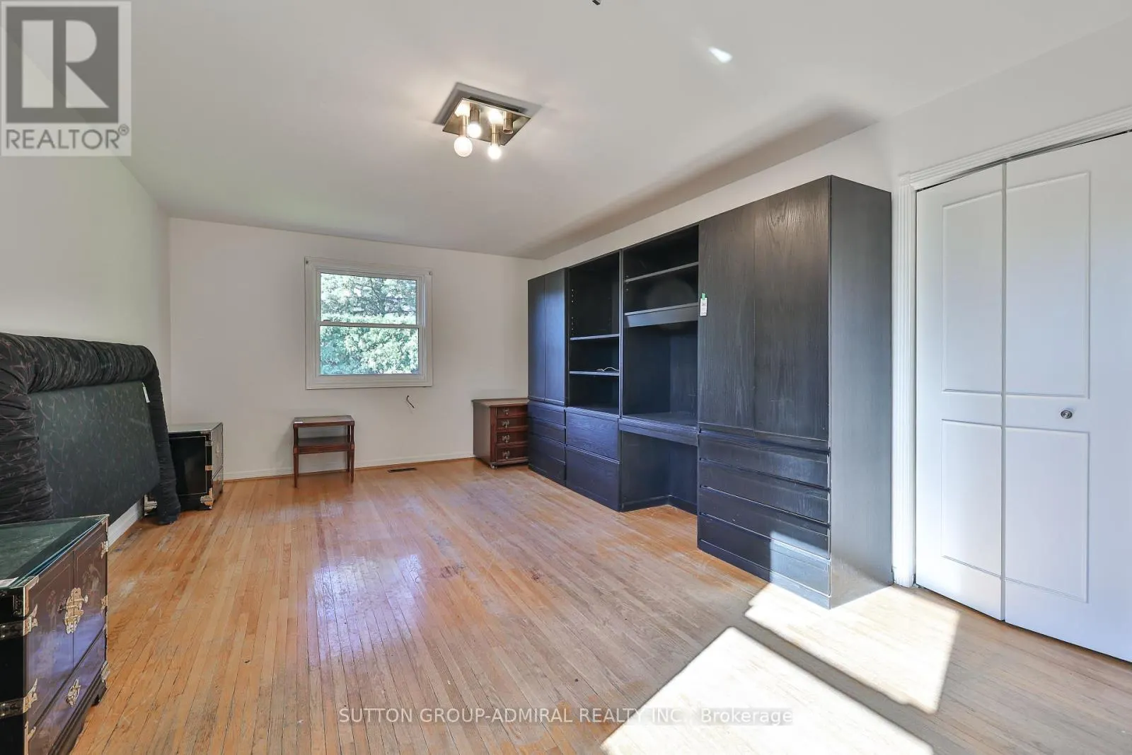 22 COBBLESTONE DRIVE