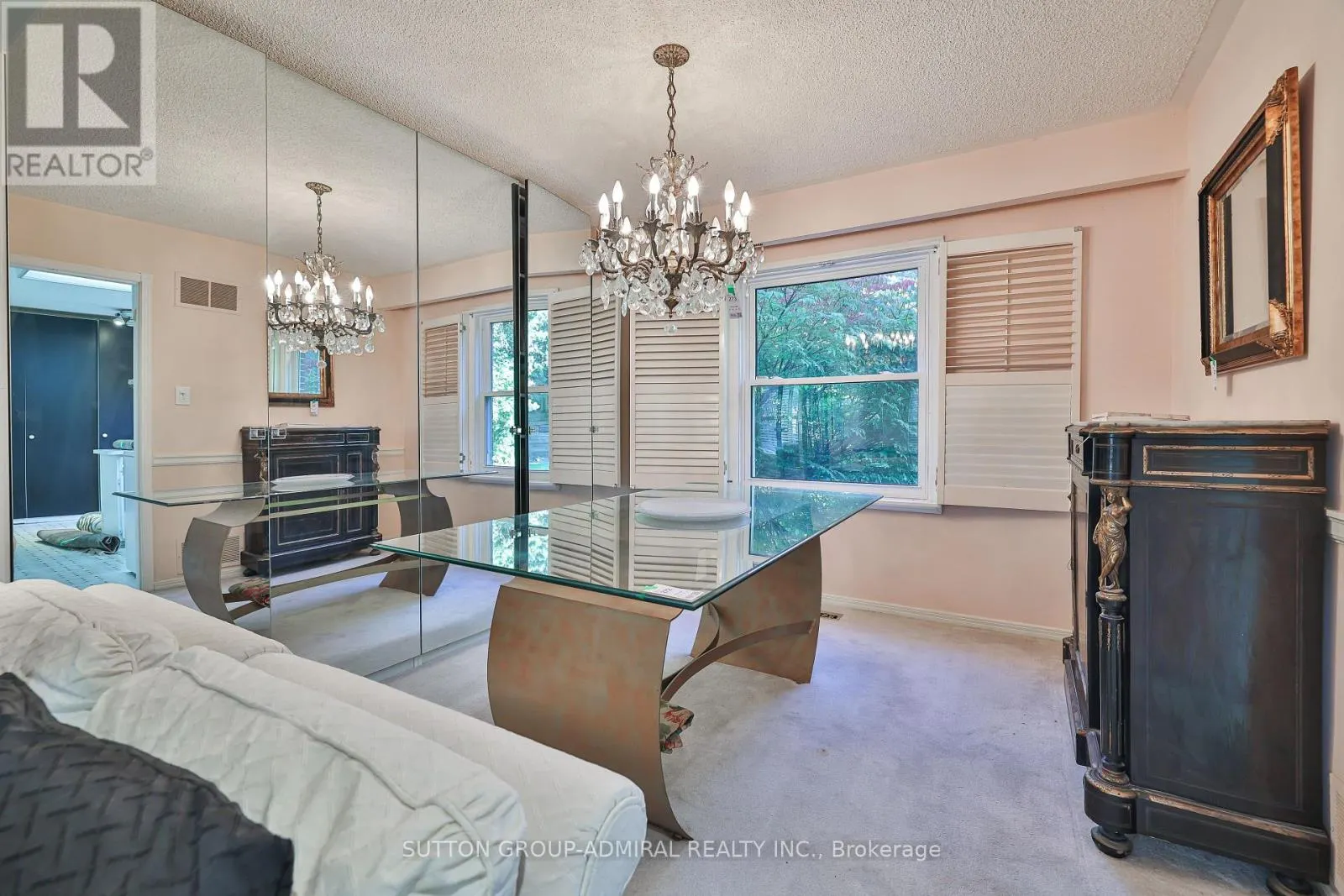 22 COBBLESTONE DRIVE