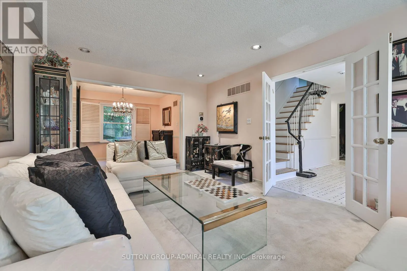 22 COBBLESTONE DRIVE
