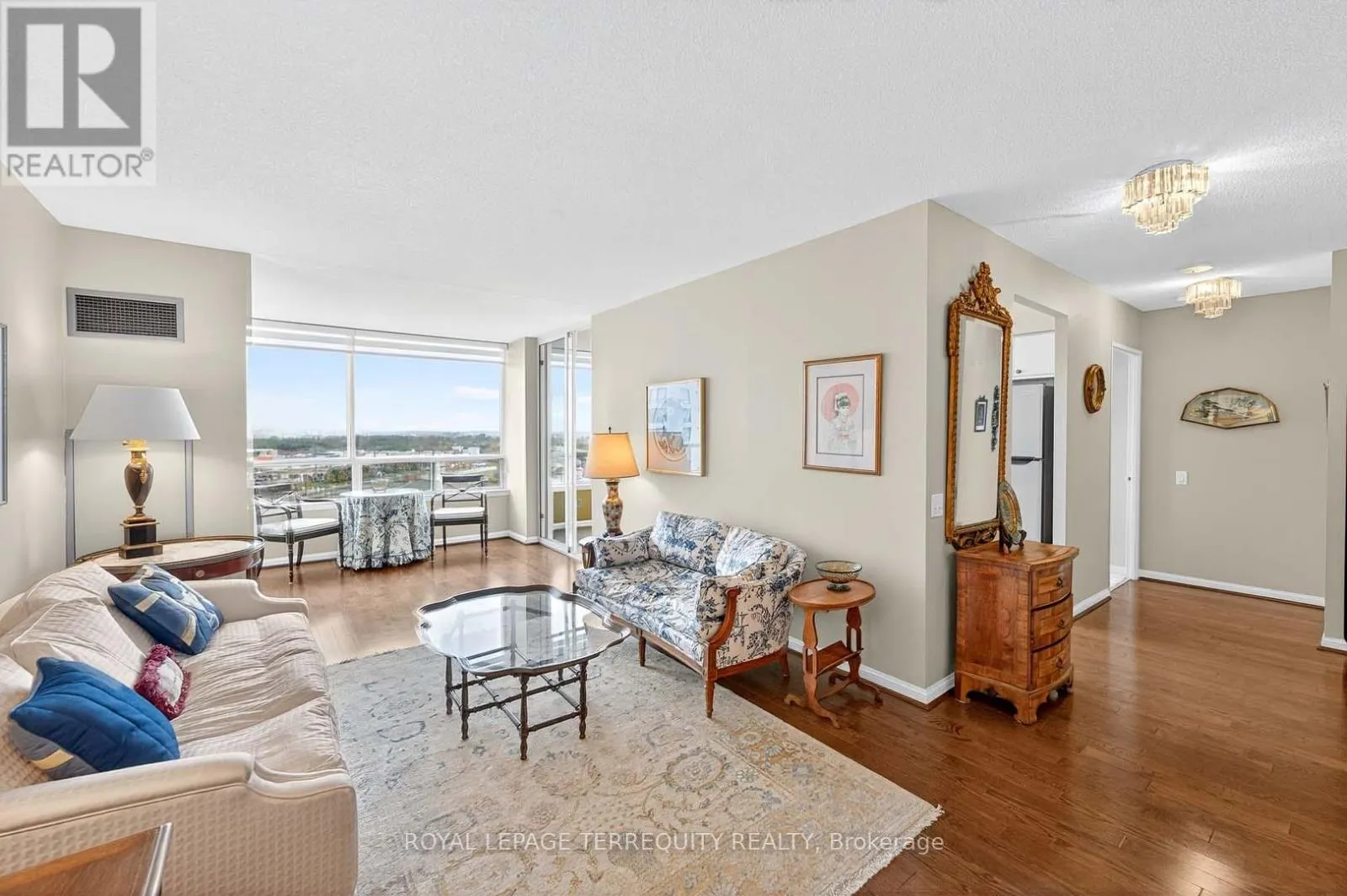 1402 - 110 PROMENADE CIRCLE