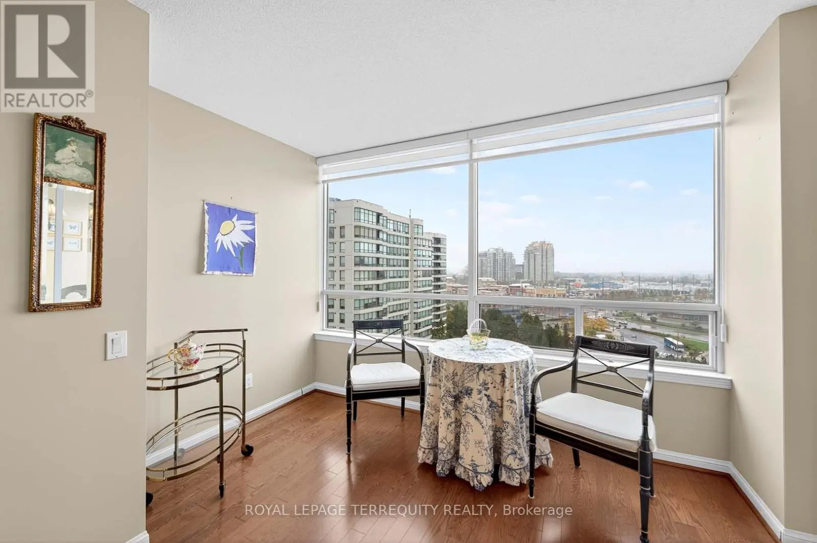1402 - 110 PROMENADE CIRCLE