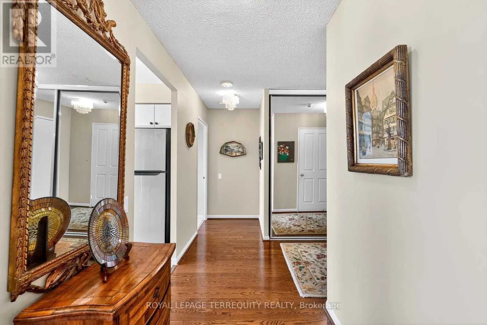 1402 - 110 PROMENADE CIRCLE