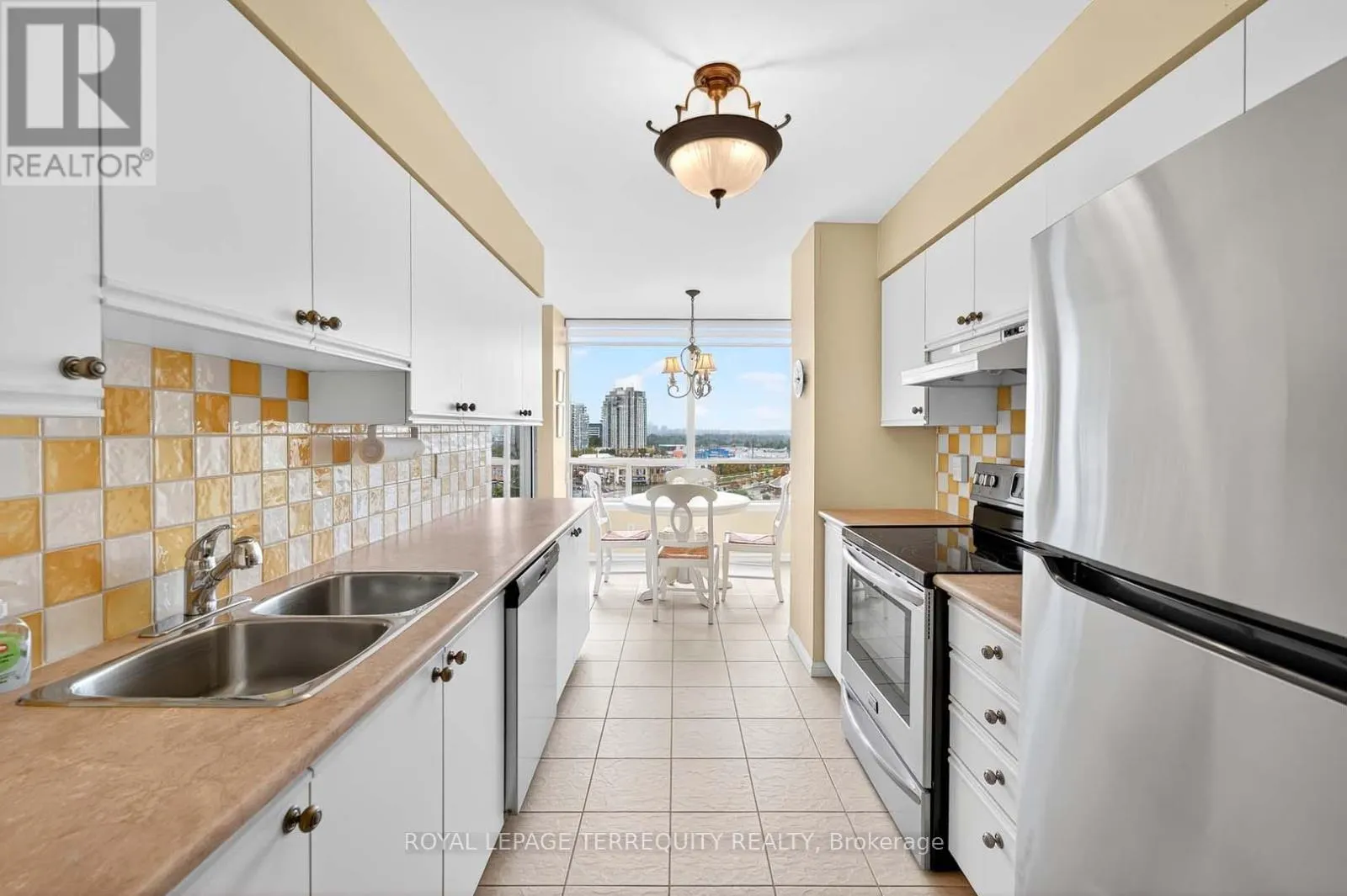 1402 - 110 PROMENADE CIRCLE