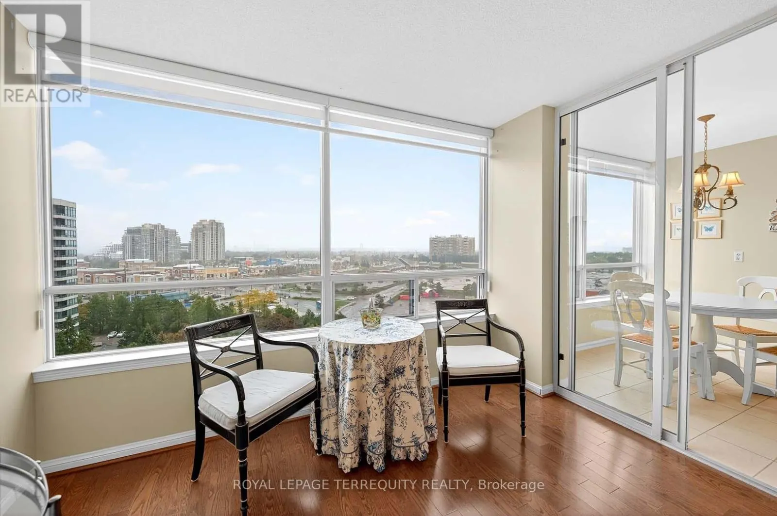 1402 - 110 PROMENADE CIRCLE