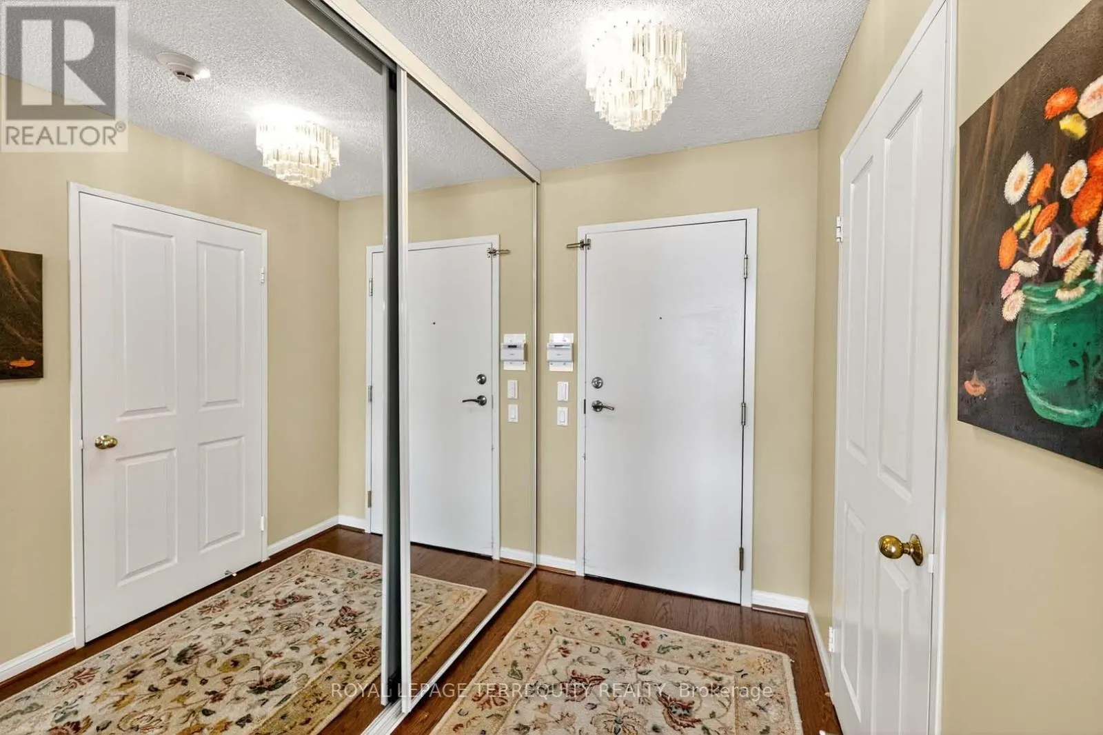 1402 - 110 PROMENADE CIRCLE