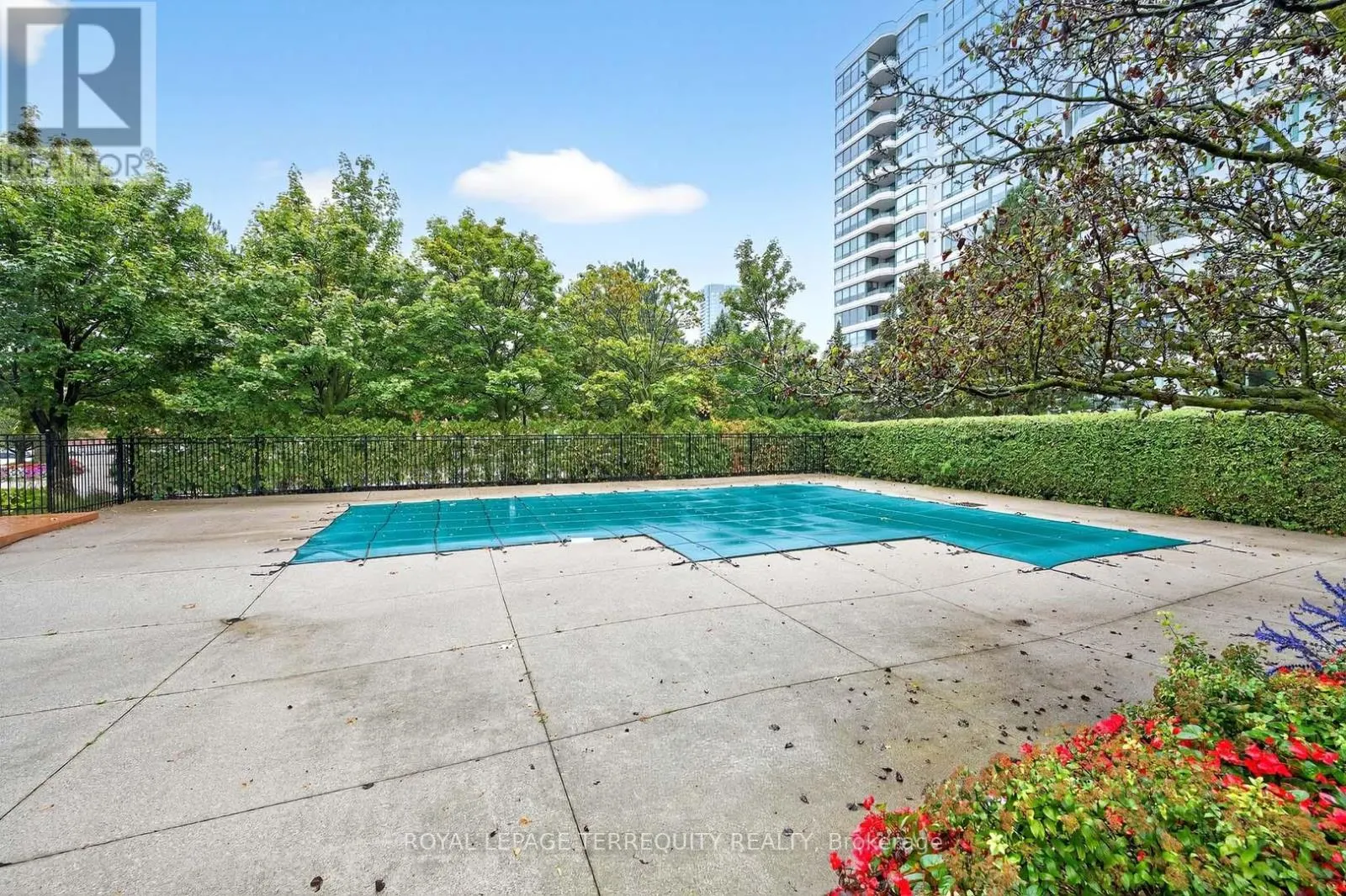 1402 - 110 PROMENADE CIRCLE