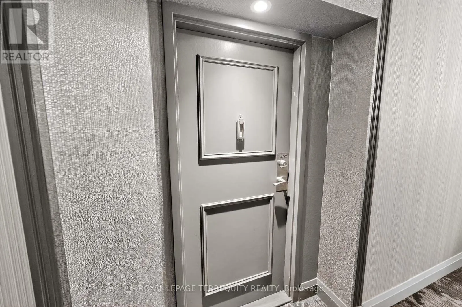 1402 - 110 PROMENADE CIRCLE