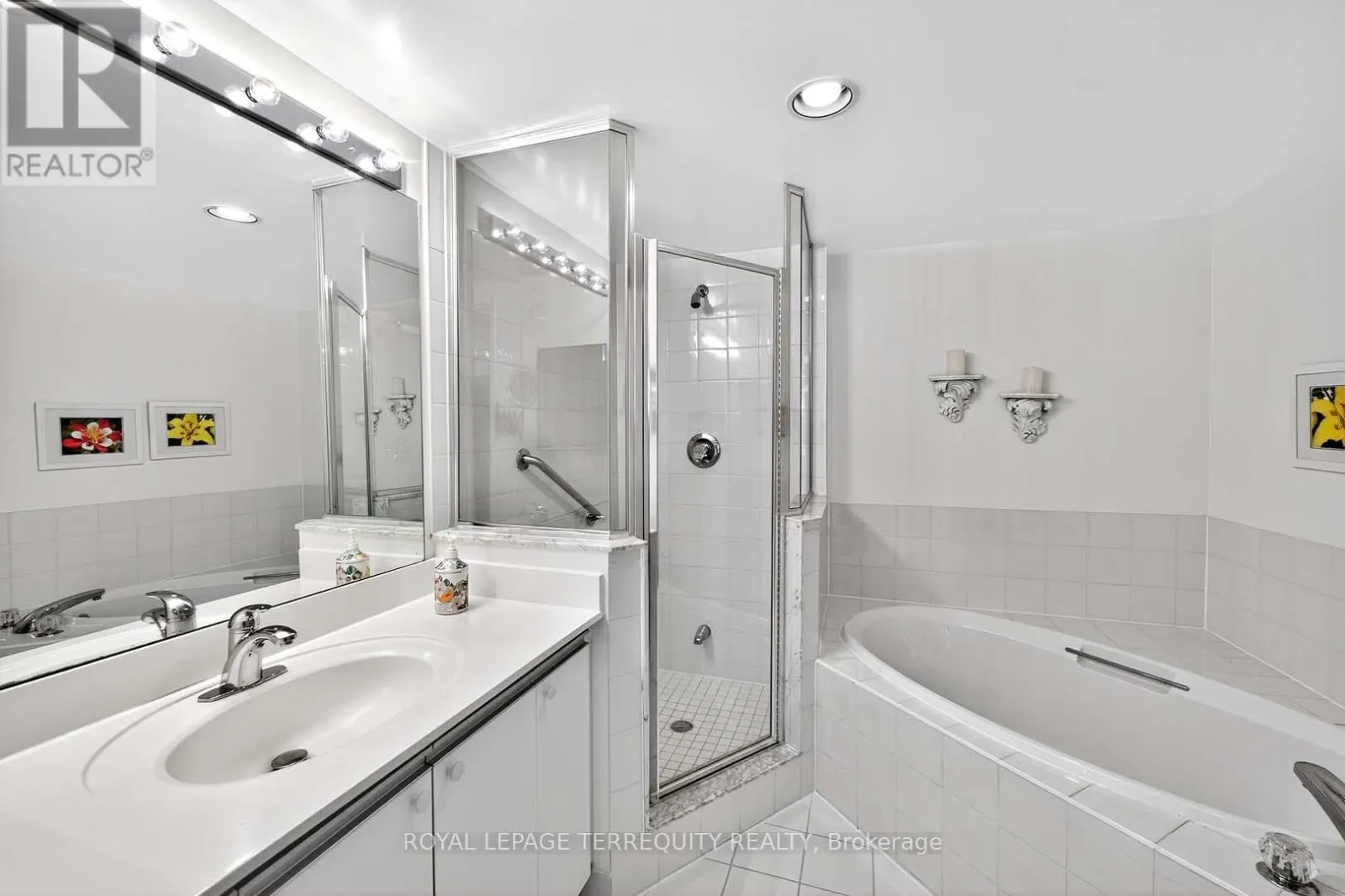 1402 - 110 PROMENADE CIRCLE