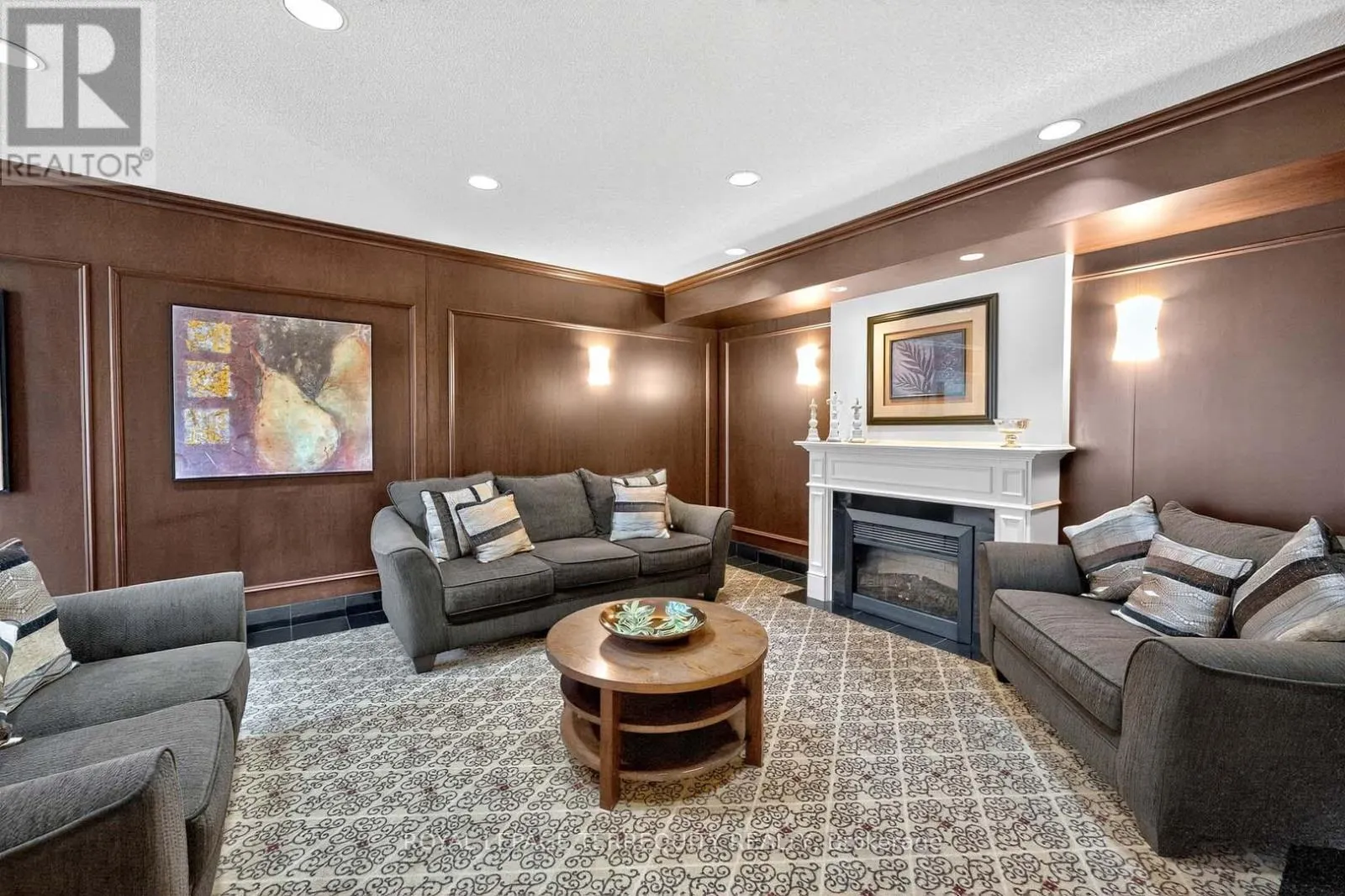 1402 - 110 PROMENADE CIRCLE