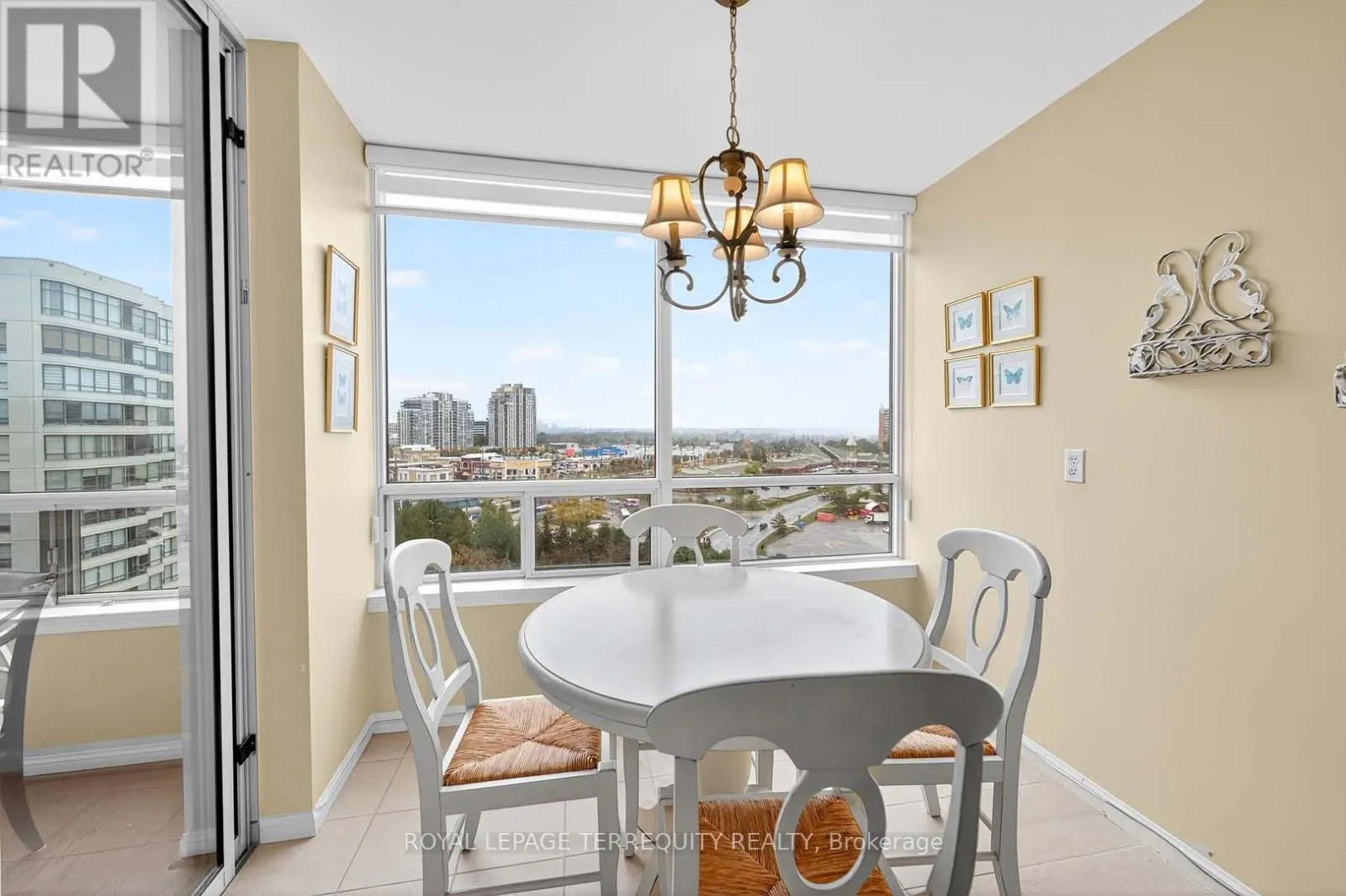 1402 - 110 PROMENADE CIRCLE